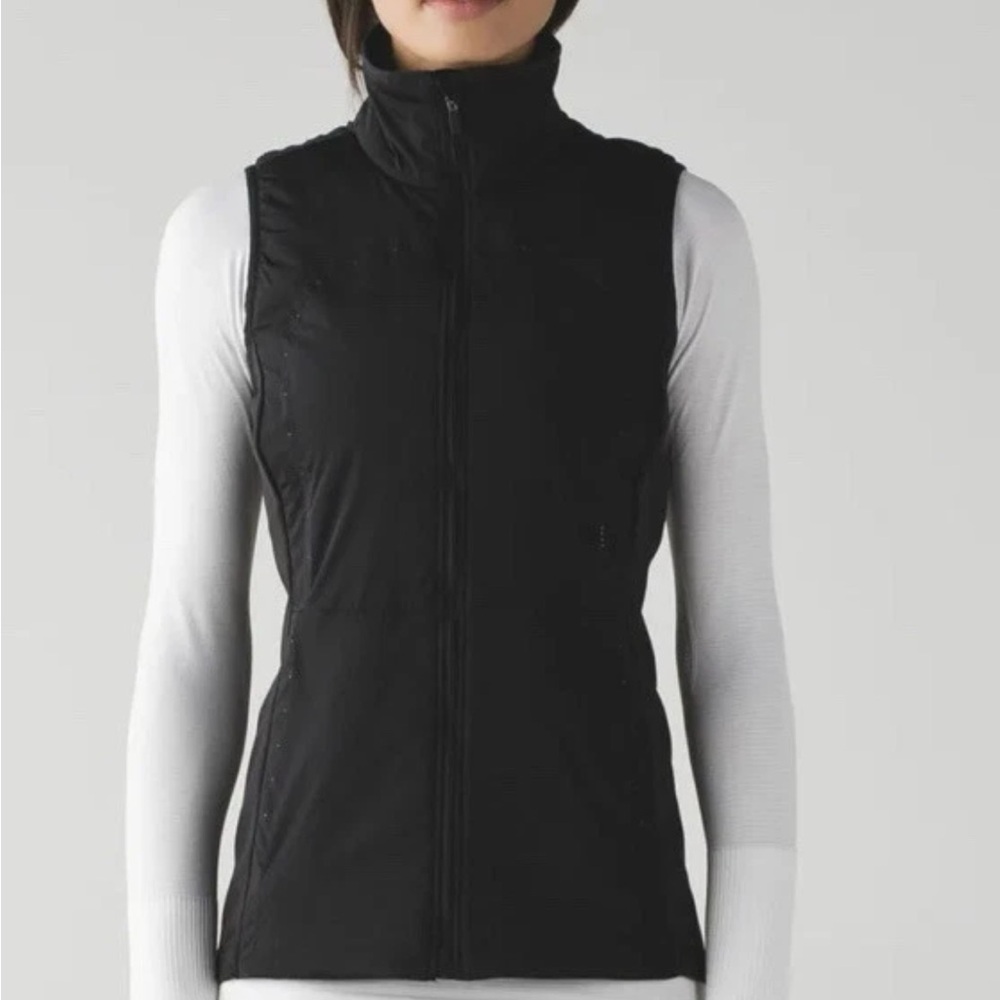 Lululemon Run for Cold Vest Size 4